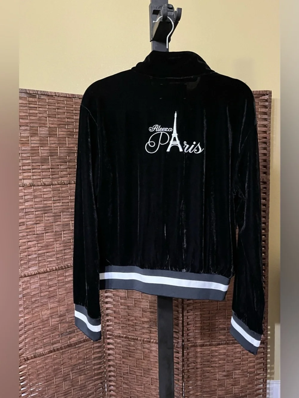 Aleeza Paris Black Suede Zip-Up Jacket – Size XL